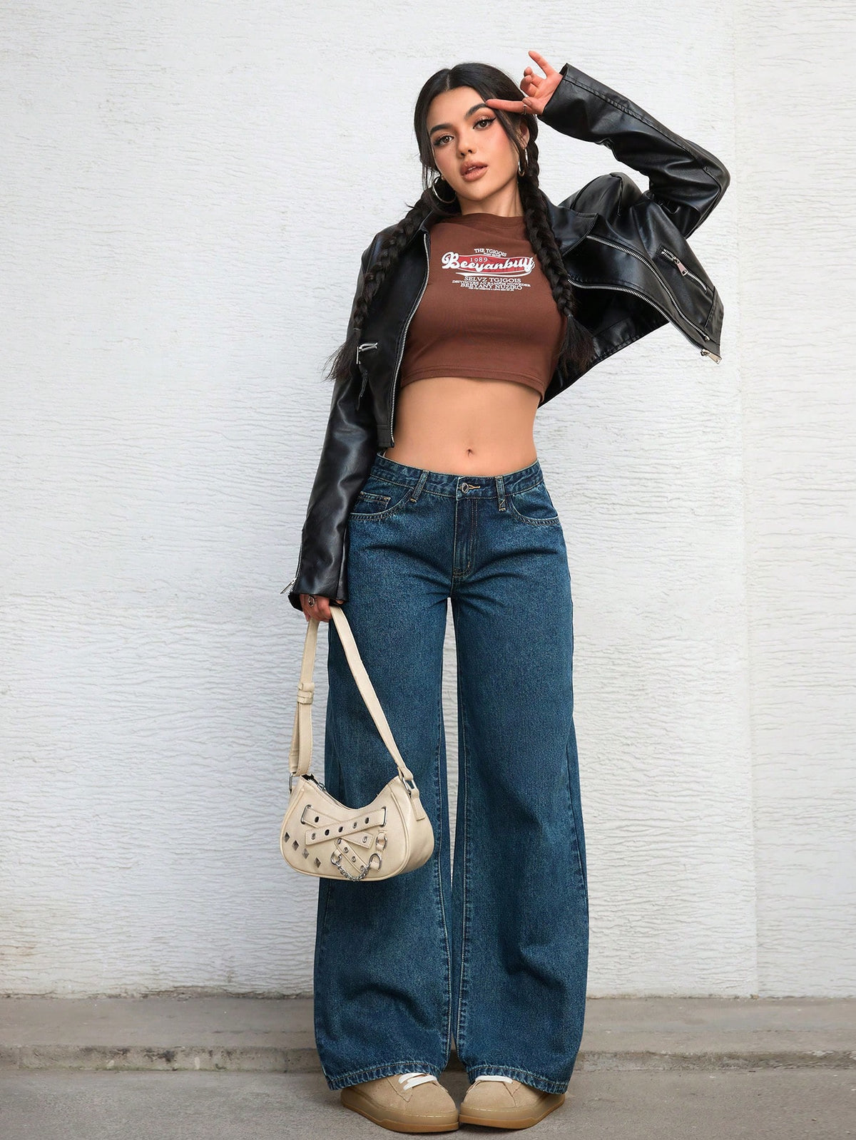ג׳ינס שחור בגזרה רחבה ונינוחה – Medium Wash
